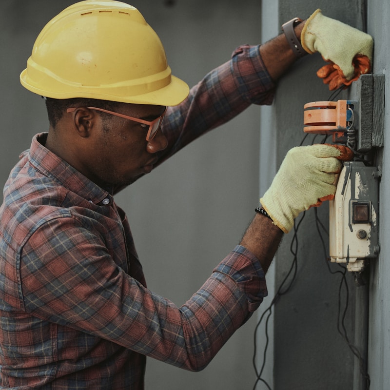 Instalação de ar condicionado em espaço comercial. Sistema eficiente para conforto térmico todo o ano.